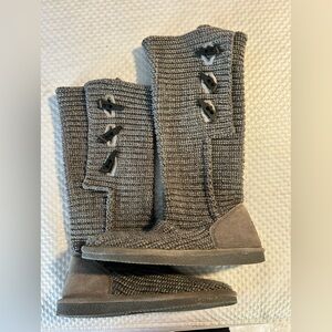 BearPaw Women’s Winter Boots Size 7  / Gray